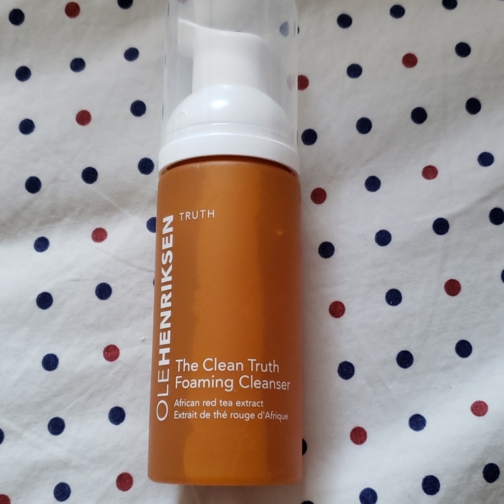 OLEHENRIKSEN The Clean Truth Foaming cleanser